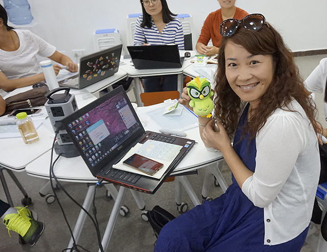智小鹰受现场老师们欢迎 智小鹰受现场老师们欢迎